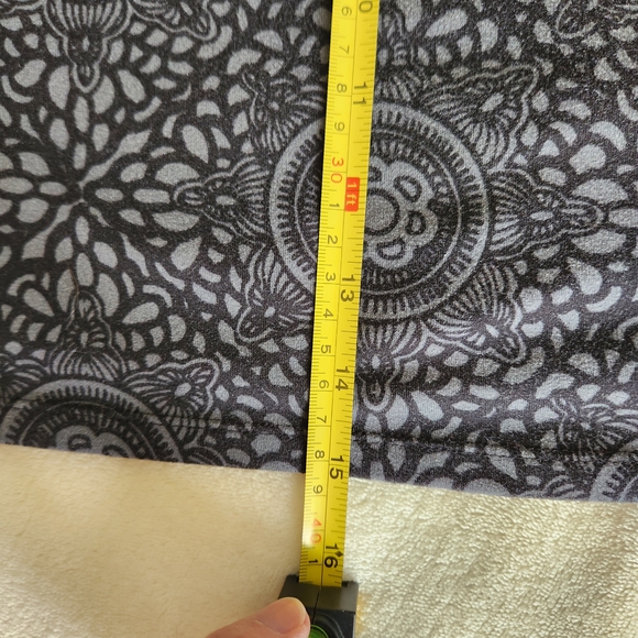 Tranquility by Colorado Clothing Patterned Black and Gray Mini Skort - M - Picture 6 of 7